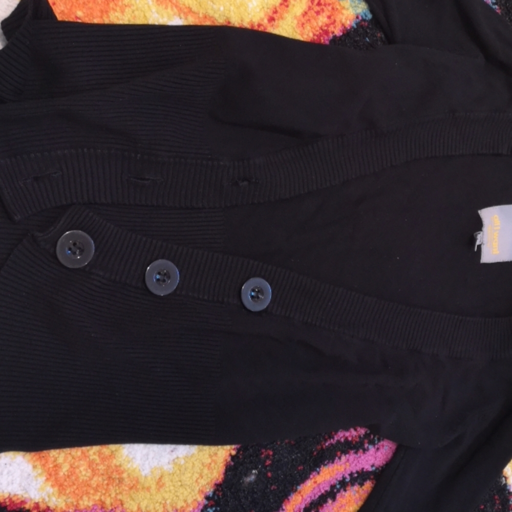 Button up sweater - Picture 2 of 3